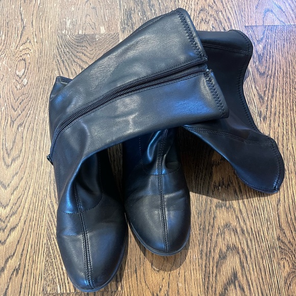 Black boots kids size 6 MIA - Picture 2 of 3